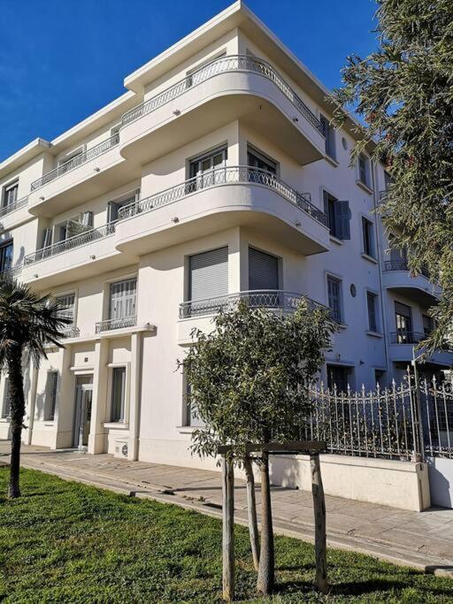 Beach Front, Superbe Appartement Pour 4 Personnes Nizza Exterior foto