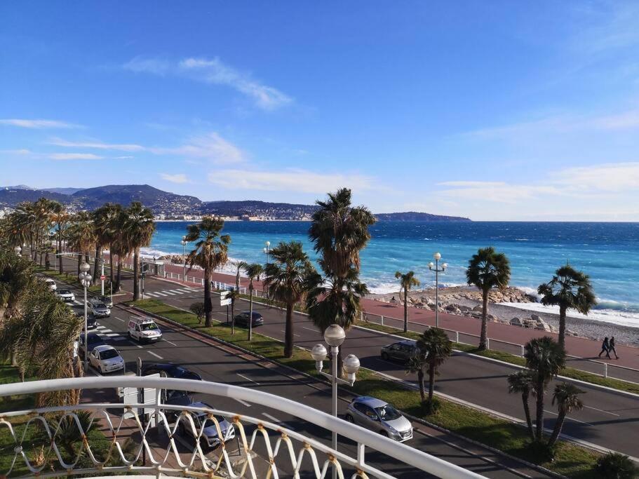 Beach Front, Superbe Appartement Pour 4 Personnes Nizza Exterior foto