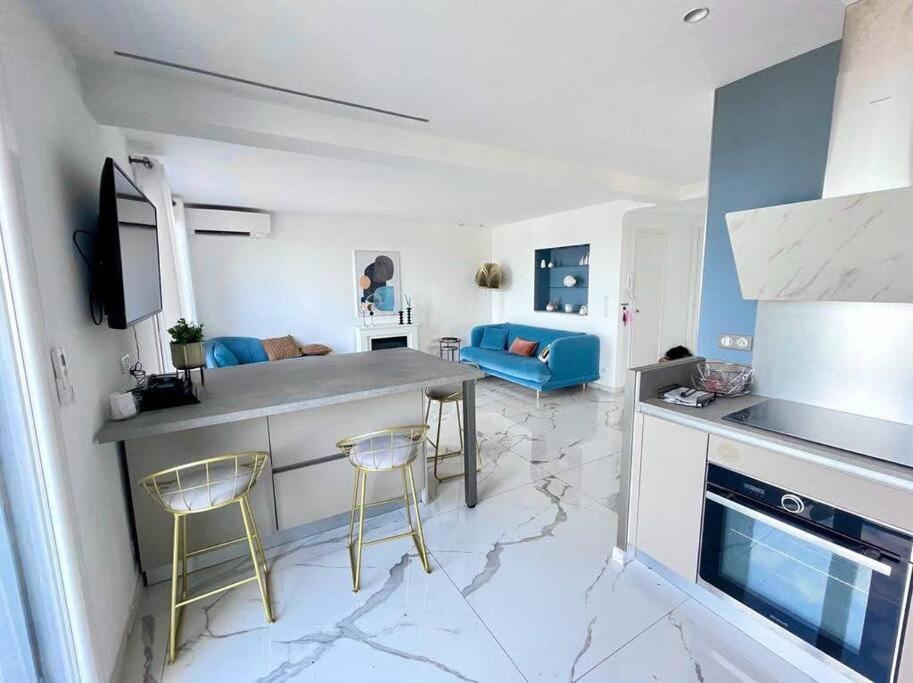 Beach Front, Superbe Appartement Pour 4 Personnes Nizza Exterior foto