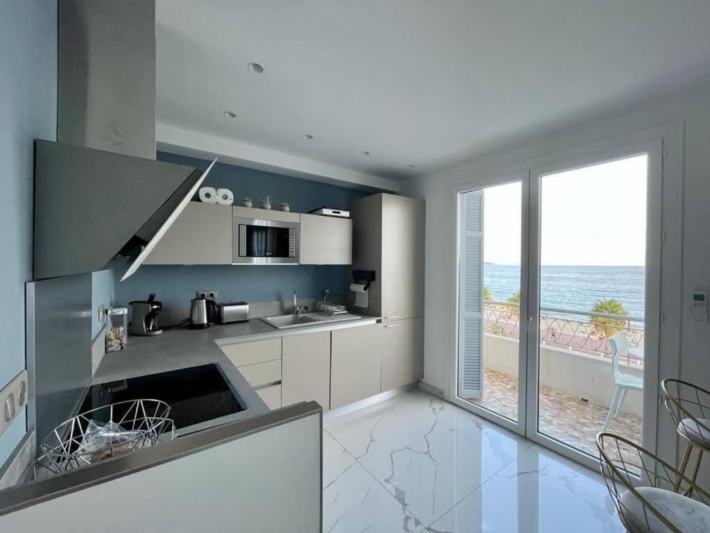 Beach Front, Superbe Appartement Pour 4 Personnes Nizza Exterior foto