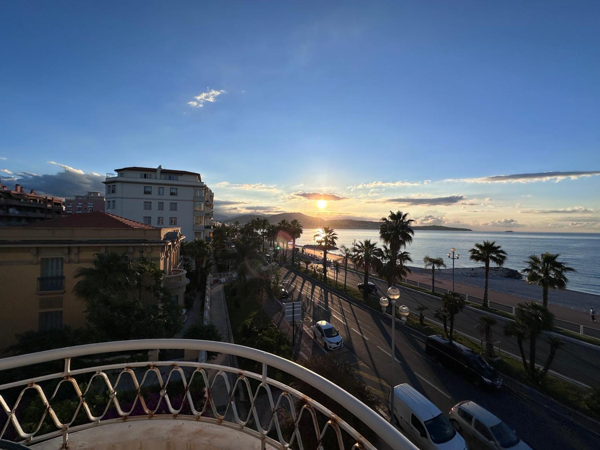 Beach Front, Superbe Appartement Pour 4 Personnes Nizza Exterior foto