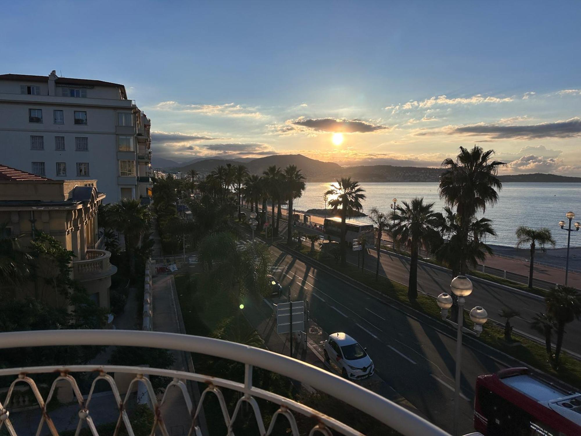 Beach Front, Superbe Appartement Pour 4 Personnes Nizza Exterior foto